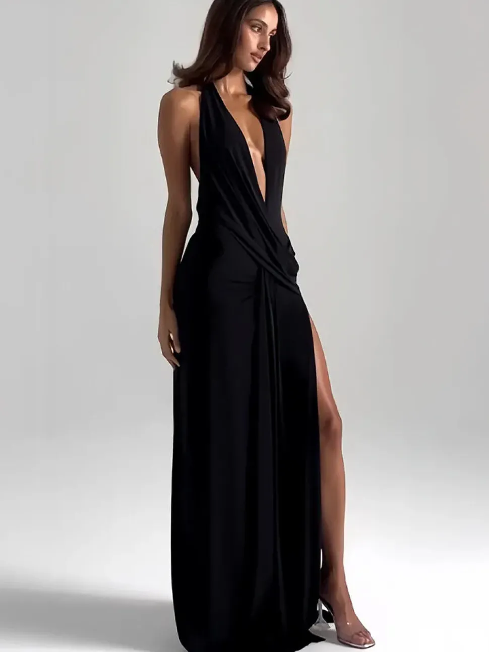 Robe longue sexy décolleté profond dos nu