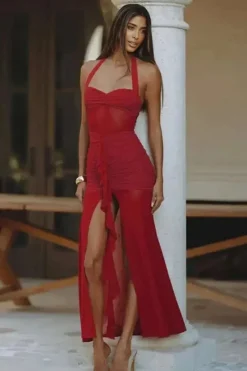 Robe longue transparente fendue sans manches