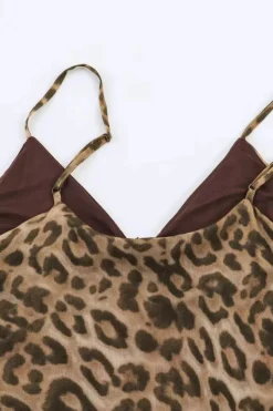 Robe léopard longue fluide à bretelles