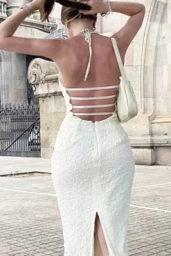 Robe midi blanche pour été dos nu moulante