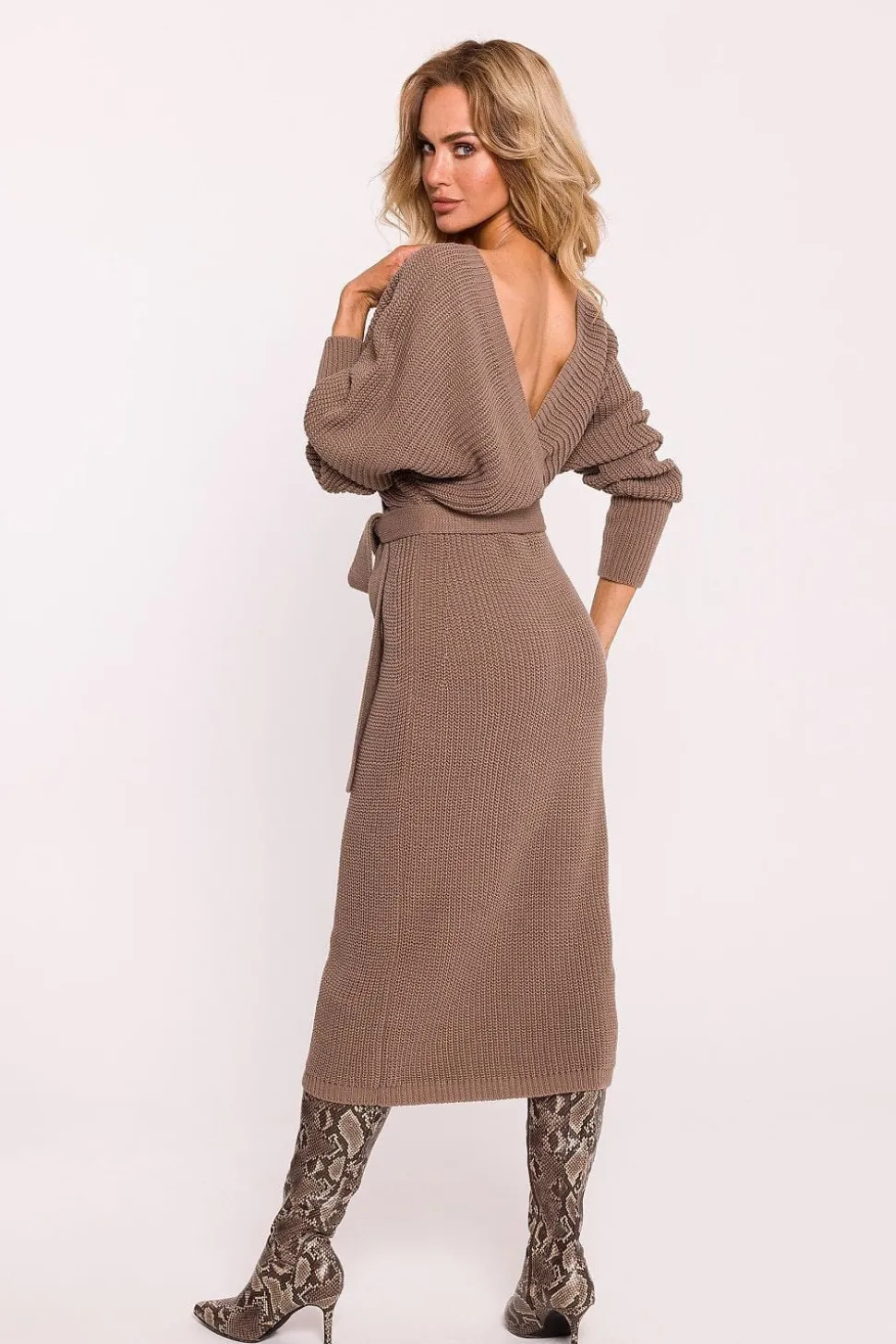 Robe midi en maille avec dos plongeant