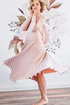 Robe midi en maille côtelée plissée manches longues