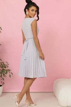 Robe midi plissée chic pour baptême