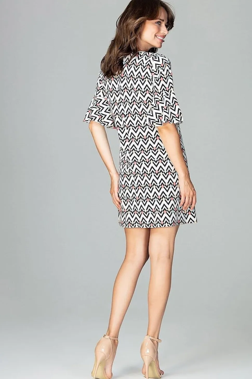 Robe mini noire et blanche à motif zigzag