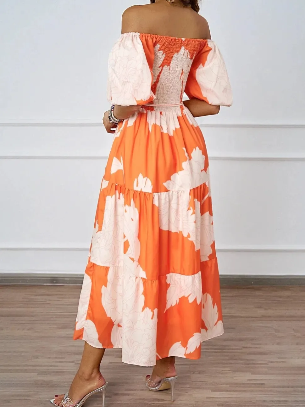 Robe à motifs floraux midi bohème