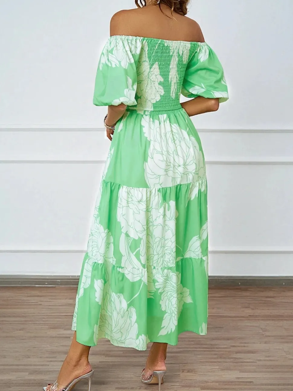 Robe à motifs floraux midi bohème