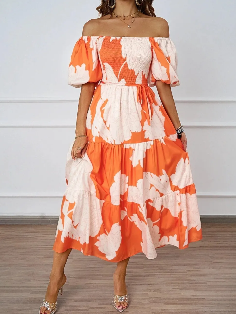 Robe à motifs floraux midi bohème