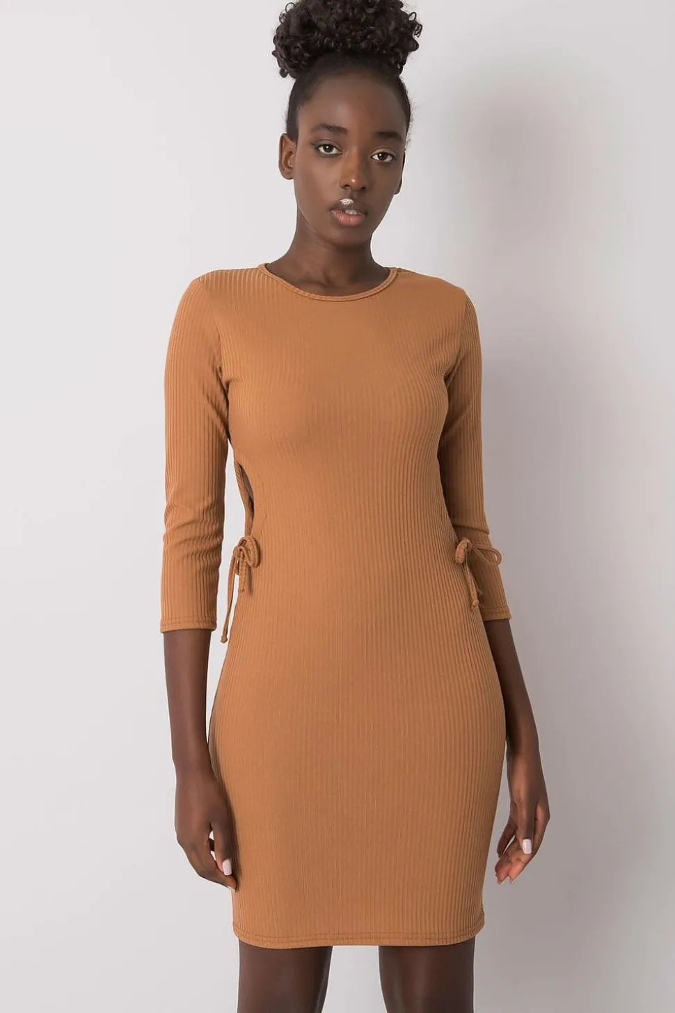 Robe moulante casual manches trois-quarts