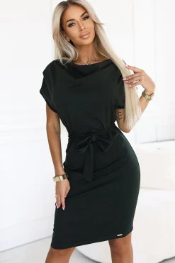 Robe moulante noire courte manches courtes