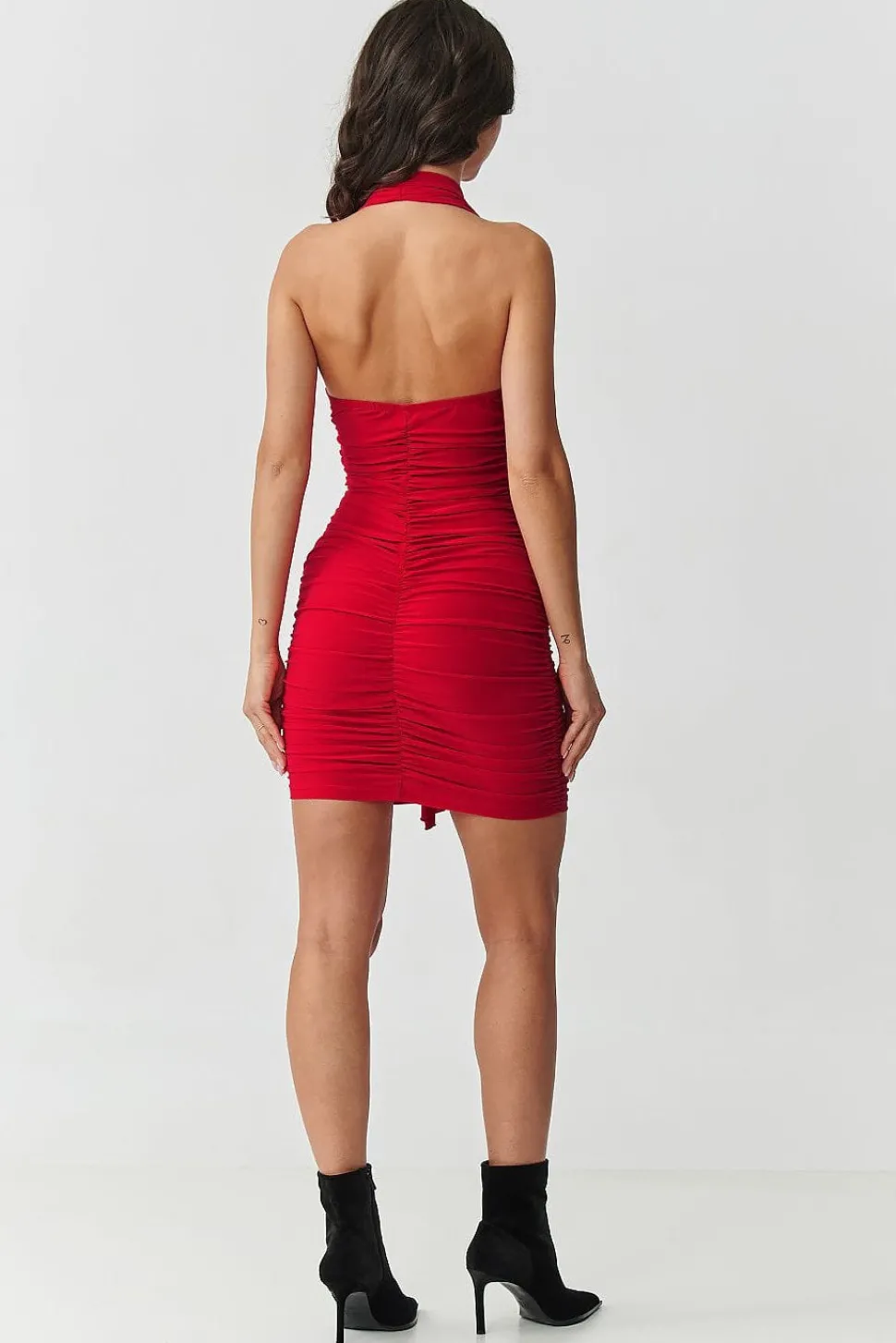 Robe moulante rouge courte sans manches
