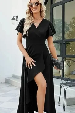Robe noire asymétrique manches courtes