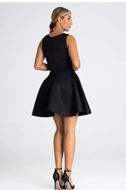 Robe noire courte évasée