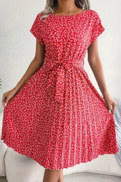 Robe plissée à fleurs et ceinture à nouer