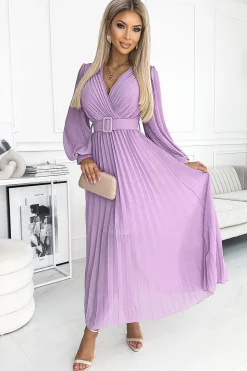 Robe plissée lilas avec encolure enveloppe et ceinture
