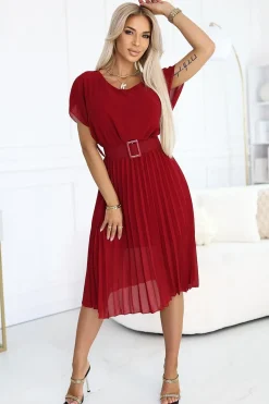 Robe plissée rouge midi manches courtes