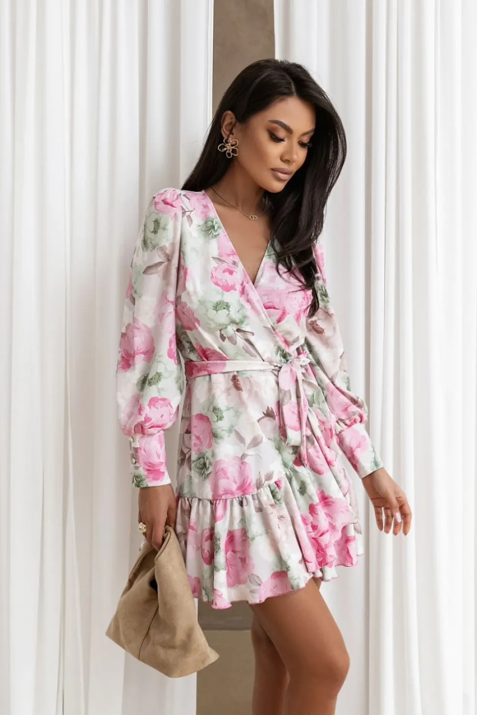 Robe portefeuille fleurie courte manches longues