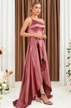 Robe pour invitée au mariage rose satinée asymétrique
