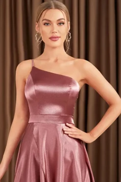 Robe pour invitée au mariage rose satinée asymétrique