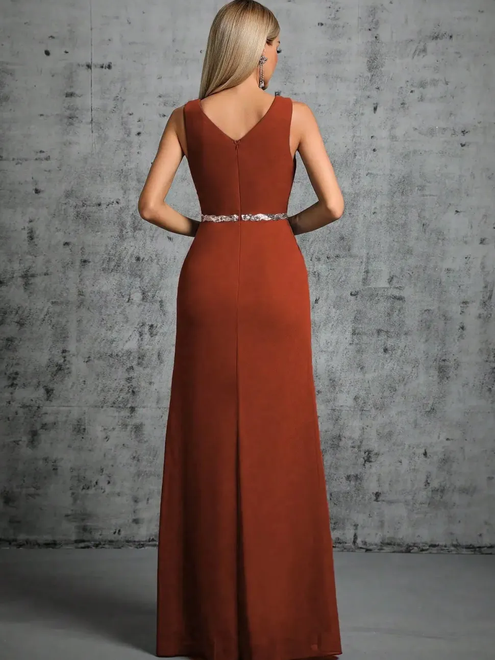 Robe pour soirée de mariage longue terracotta avec ceinture à paillettes