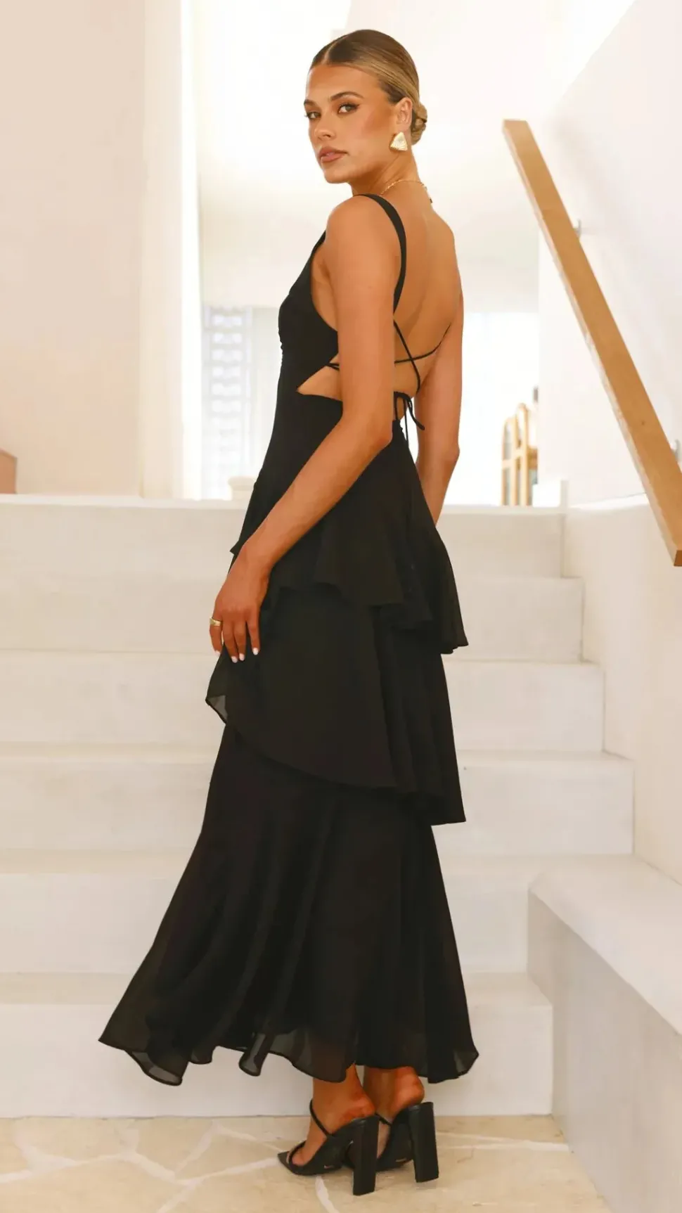 Robe pour unvitée au mariage dos nu fluide