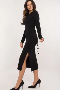 Robe pull moulante avec laçage au dos