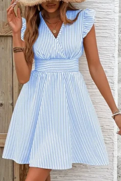 Robe rayée bleu et blanc avec décolleté en V