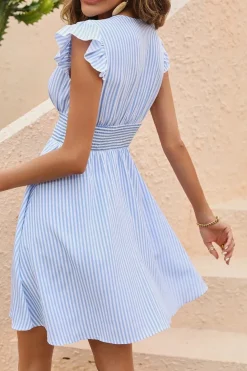 Robe rayée bleu et blanc avec décolleté en V