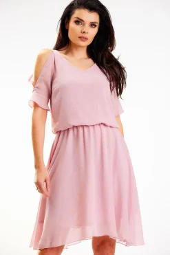 Robe rose poudré épaules dénudées