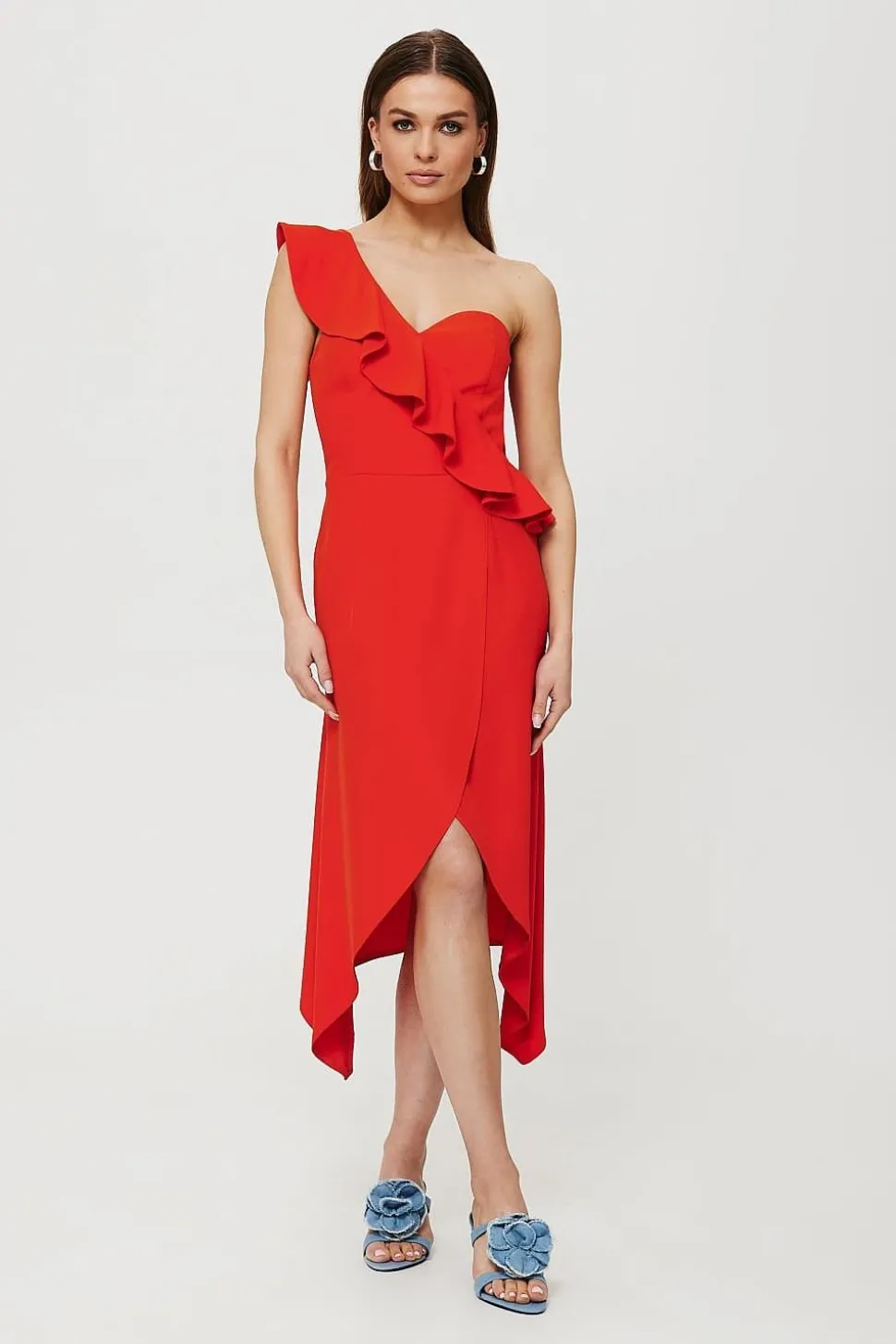 Robe rouge asymétrique