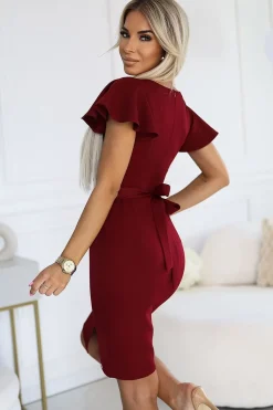 Robe rouge moulante à manches courtes