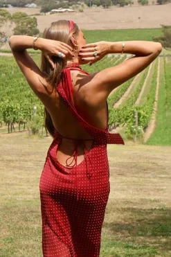 Robe rouge à pois sexy dos nu pour été