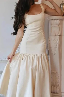Robe sirène beige sans manches