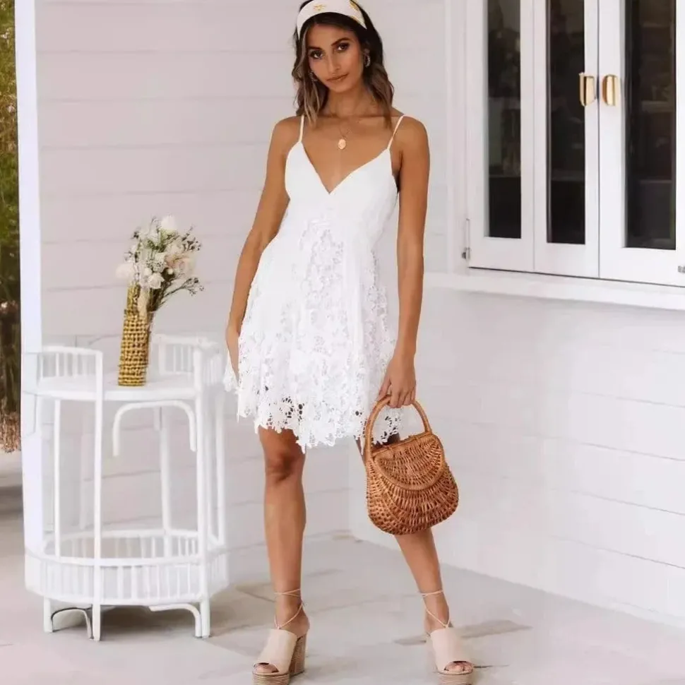 Robe été blanche courte en dentelle