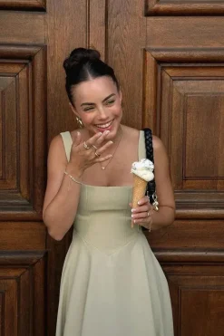 Robe été chic col carré sans manches trapèze