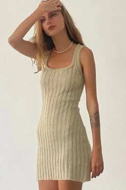 Robe été courte large bretelle