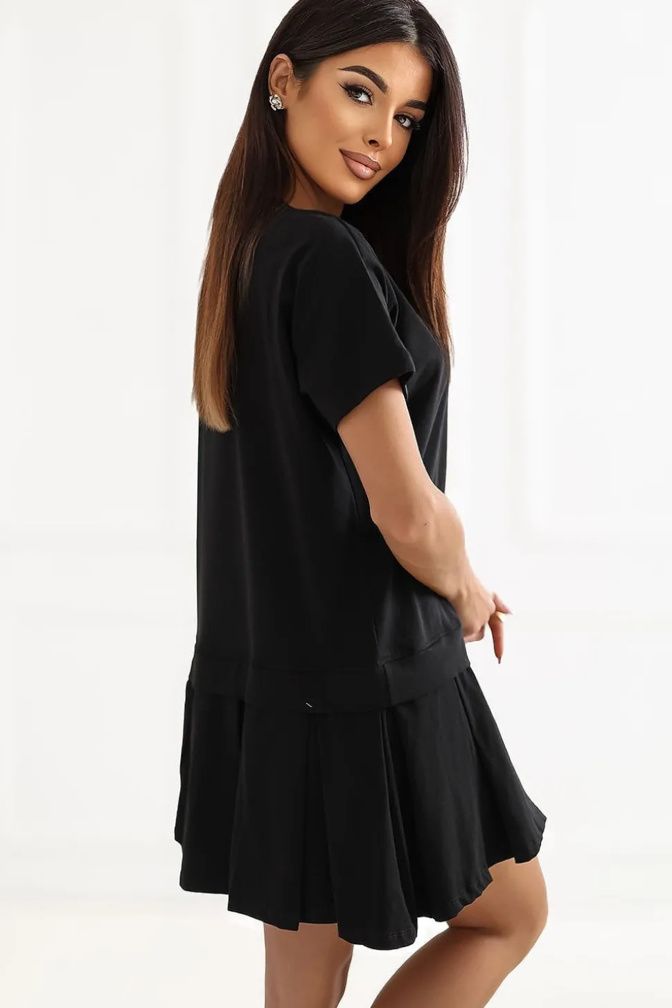 Robe été courte noire bas plissé