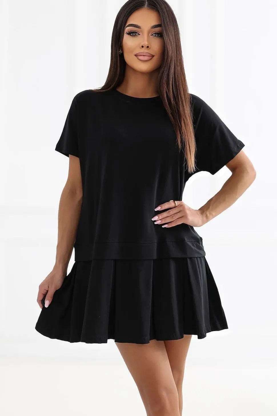Robe été courte noire bas plissé