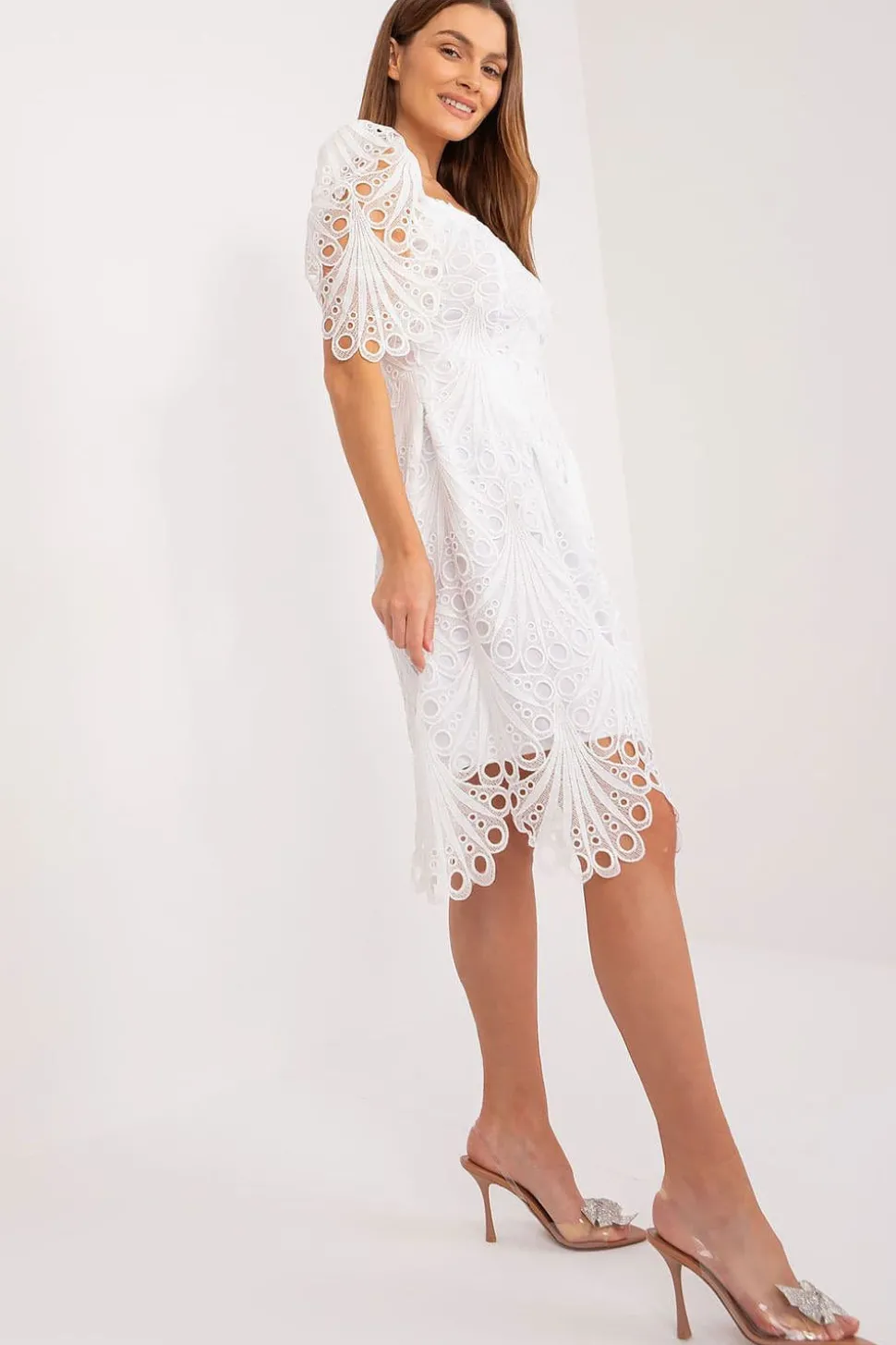 Robe tendre en dentelle blanche