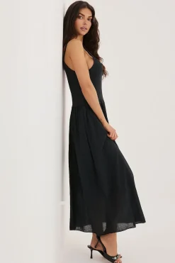Robe été longue noire à bretelles