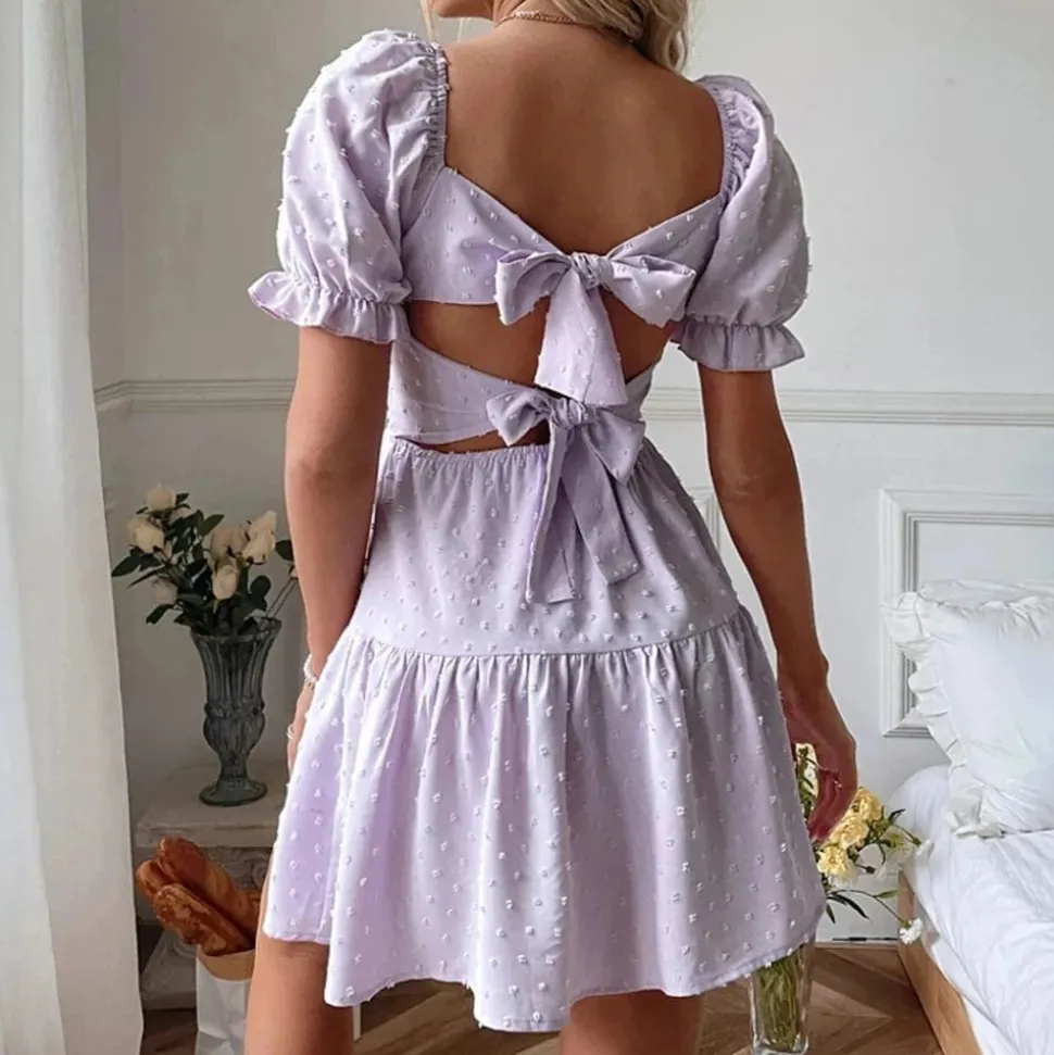 Robe été à manches bouffantes et encolure carrée