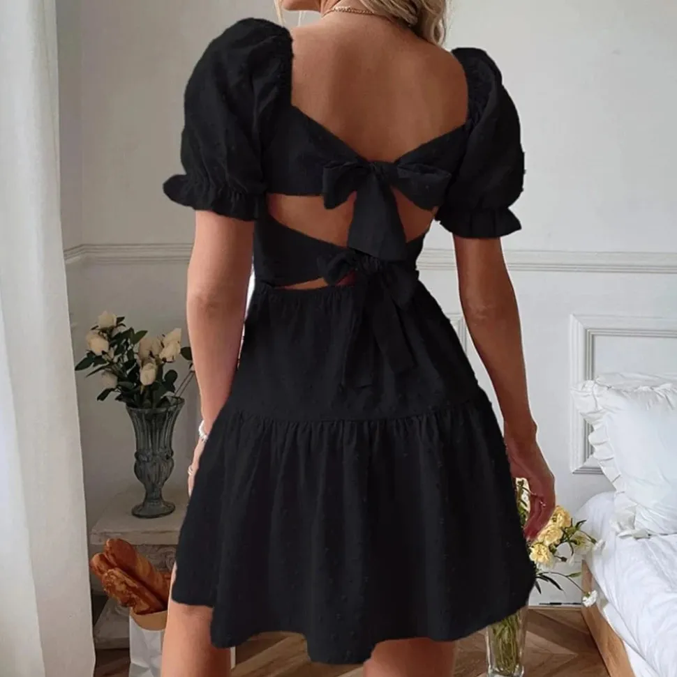 Robe été à manches bouffantes et encolure carrée