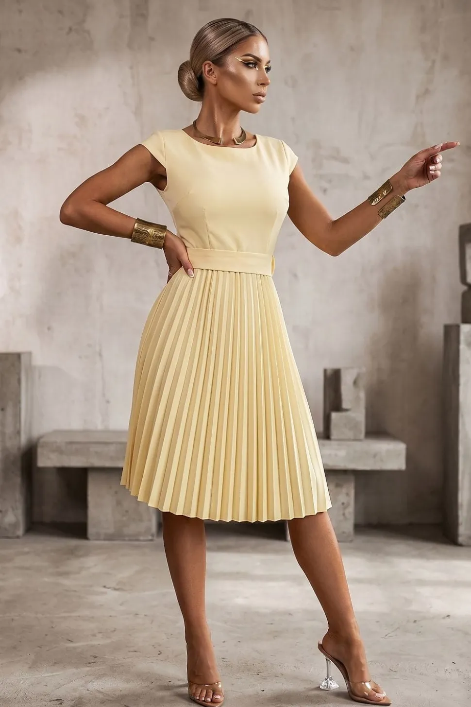 Robe été plissée jaune manches courtes