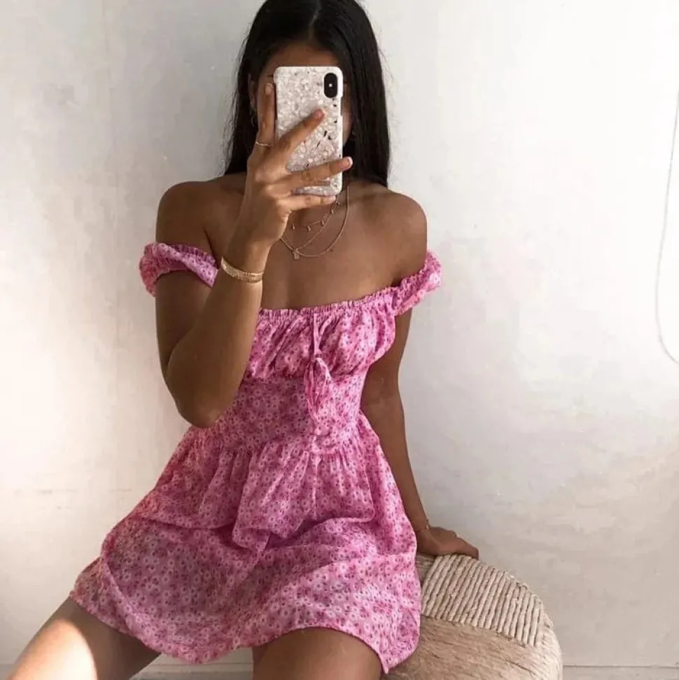 Robe été sexy rose motif fleuris
