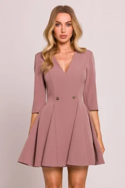 Robe évasée courte avec boutons décoratifs