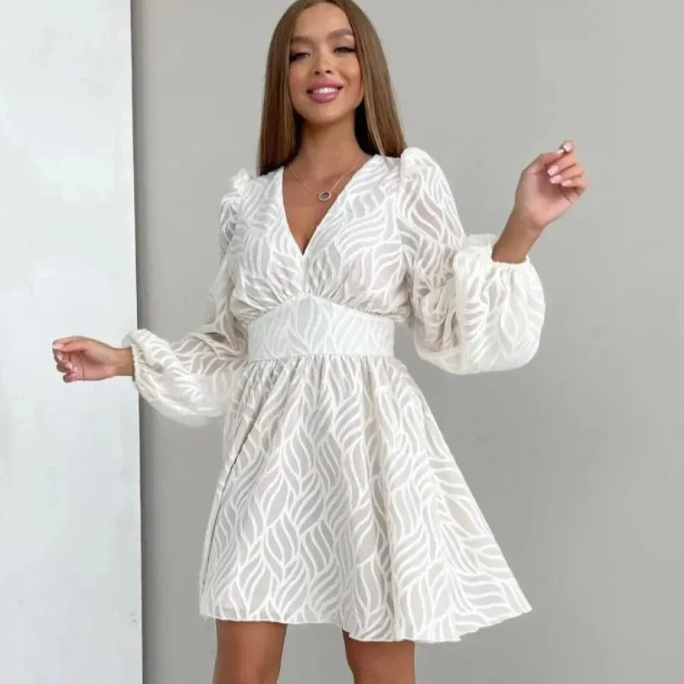 Robe évasée courte manches longues bouffantes