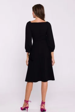 Robe évasée manches longues col en V