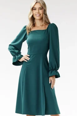Robe évasée midi chic manches longues