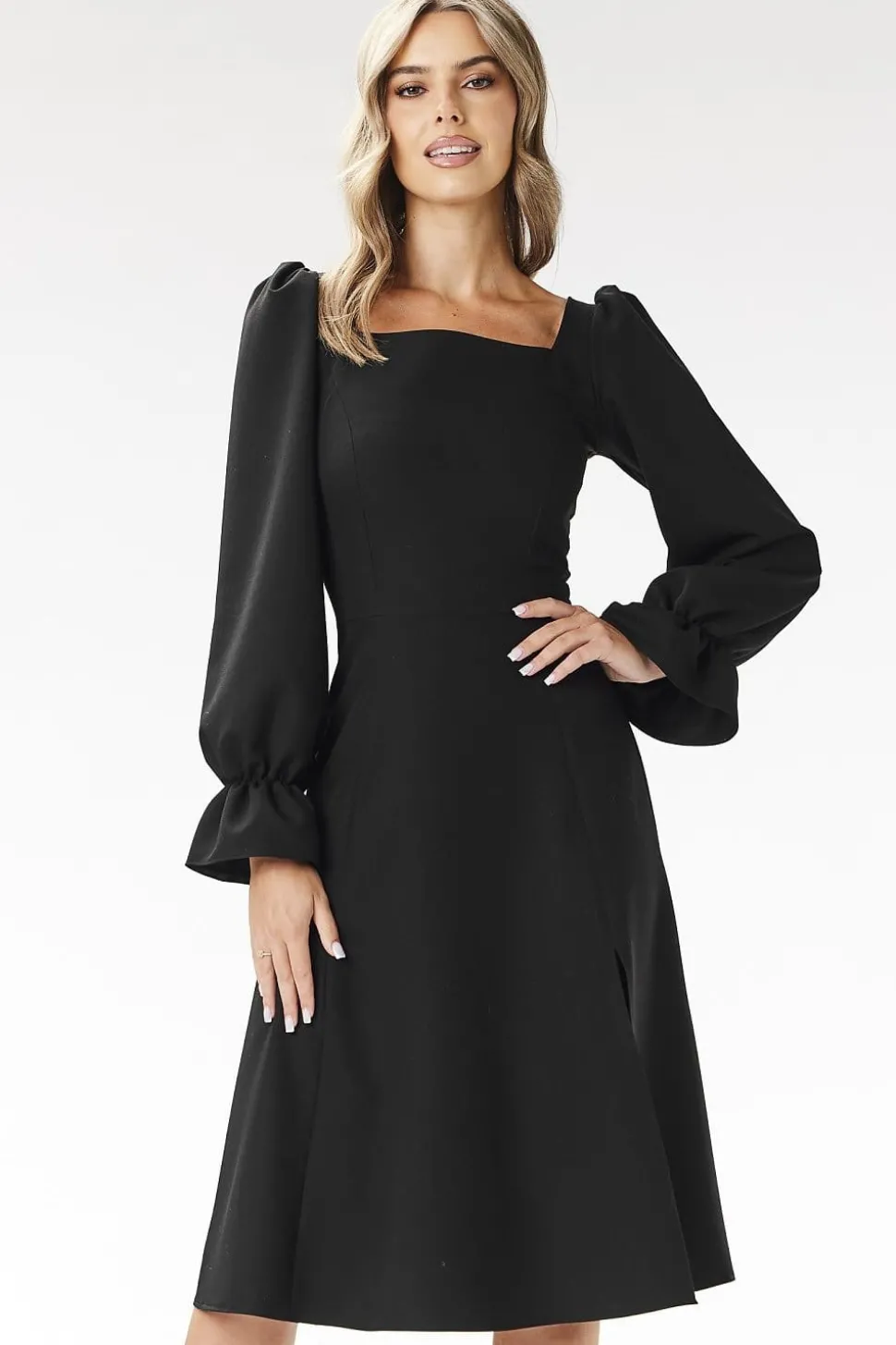 Robe évasée midi chic manches longues