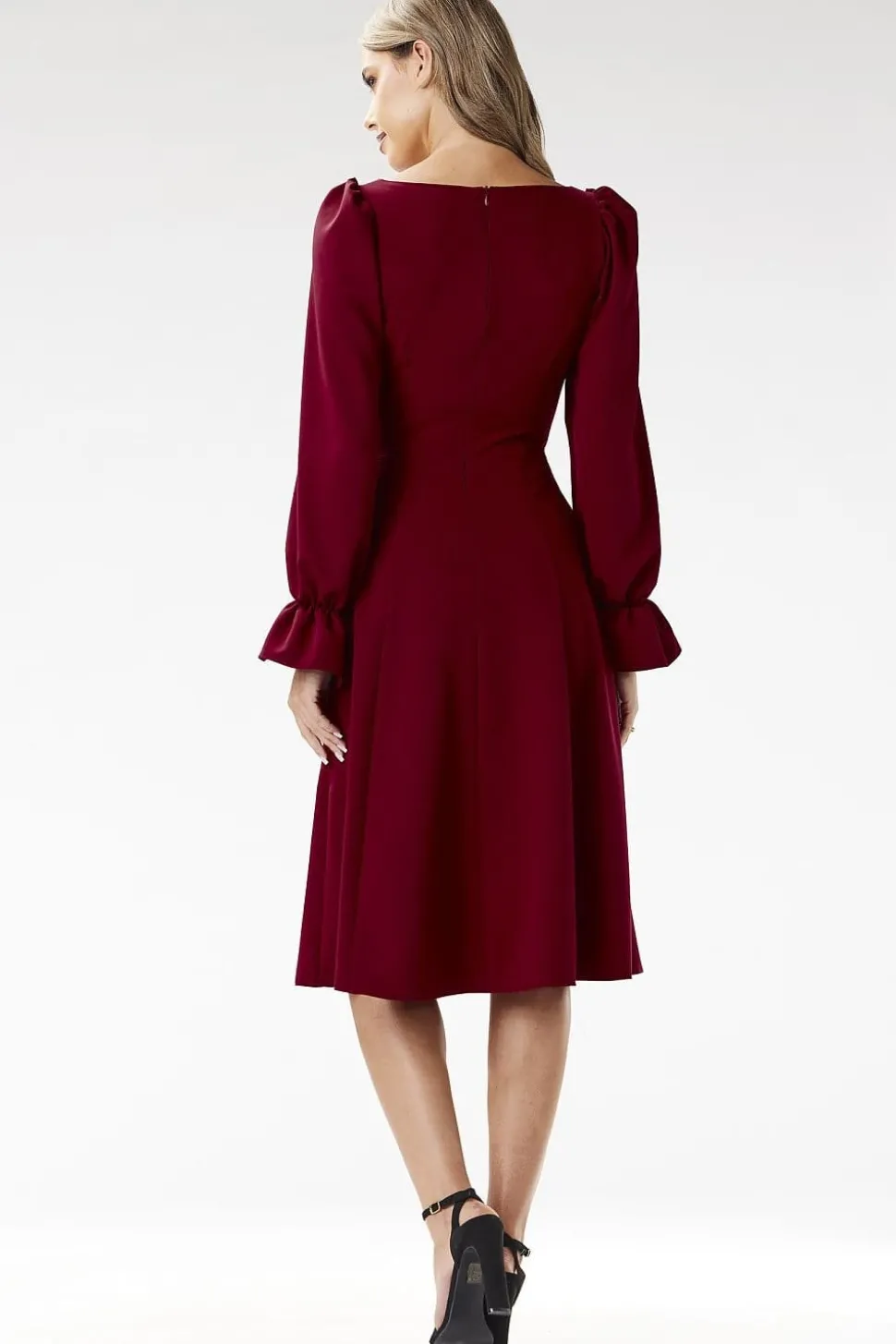 Robe évasée midi chic manches longues