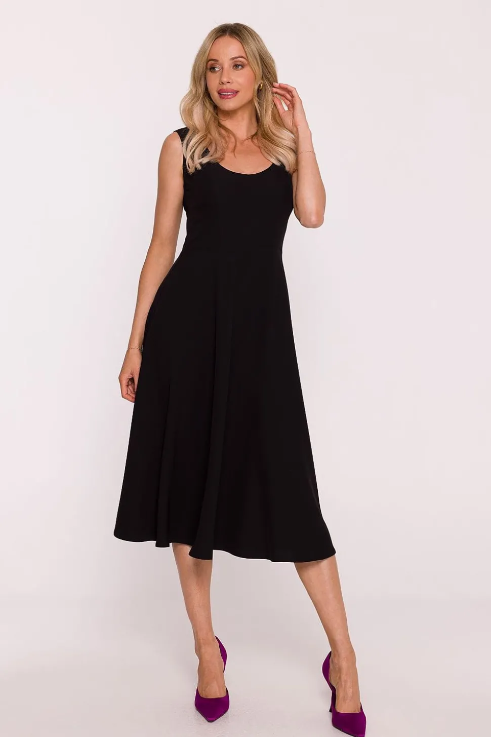 Robe évasée noire midi sans manches